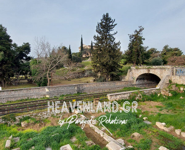 Βασιλειος Στοα Μοναστηρακι.Αδριανου Αθηνα Α.22