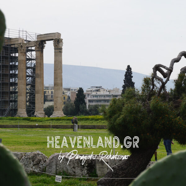 Ναος Ολυμπιου Διος.&.Πυλη Αδριανου.Αθηνα Α.22